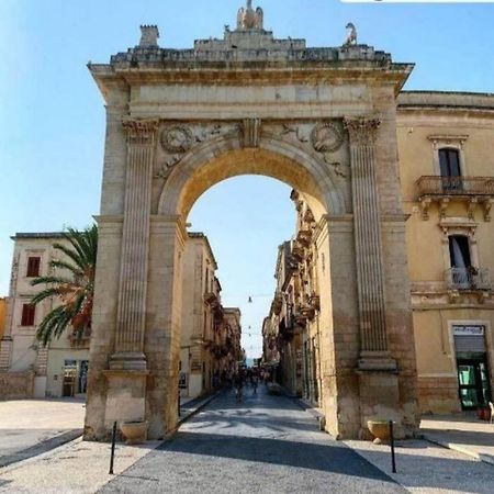 Villa Piccola Casetta In Pieno Centro Noto Exterior foto